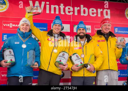 Ludwig, Johannes (Sieger Mitte) Langenhan, Andi (rechts oben) Repilov, Roman (RUS Links oben) Felix LOCH Viessmann Rodel Welt Cup in Winterberg, Deutschland am 27.11.2016 Stockfoto