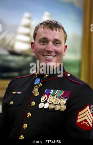 Dakota Meyer, Marine, Ehrenmedaille, Ray Mabus, secnav, Secretary of the Navy, U.S. Marine Corps Stockfoto