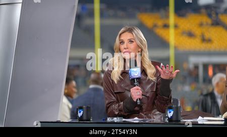 Pittsburgh, PA, USA. November 2023. Charissa Thompson während des Spiels Pittsburgh Steelers gegen Tennessee Titans in Pittsburgh, PA. Jason Pohuski/CSM/Alamy Live News Stockfoto