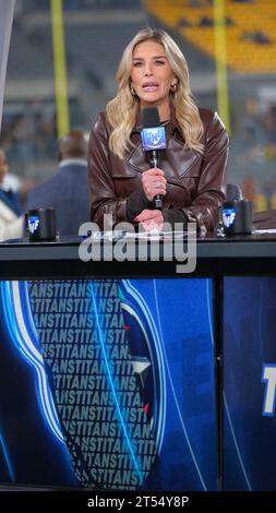 Pittsburgh, PA, USA. November 2023. Charissa Thompson während des Spiels Pittsburgh Steelers gegen Tennessee Titans in Pittsburgh, PA. Jason Pohuski/CSM/Alamy Live News Stockfoto