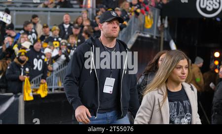 Pittsburgh, PA, USA. November 2023. JJ Watt während des Spiels Pittsburgh Steelers gegen Tennessee Titans in Pittsburgh, PA. Jason Pohuski/CSM/Alamy Live News Stockfoto