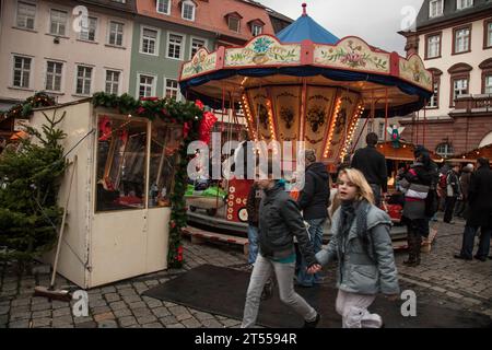 Das lebhafte Retro-Karussell des Heidelberger Marktplatzes Stockfoto