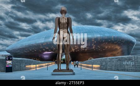 Das Dongdaemun Design Plaza (DDP), entworfen von Zaha Hadid in Seoul, Südkorea Stockfoto