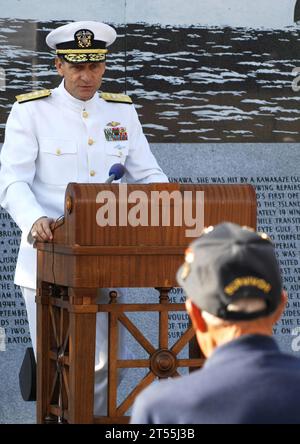 Indiana, indianapolis Navy Week, Bandschnitt, USS Indianapolis (CA 35) Memorial, Vice ADM Mark Harnitchek Stockfoto