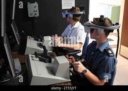 Internationales Austauschprogramm, Naval Station Newport, RHIB-Simulator, U.S. Naval Sea Cadet Corps, U.S. Navy Stockfoto