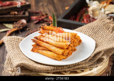 Marinierter Entenesophagus in Gewürzsauce Stockfoto