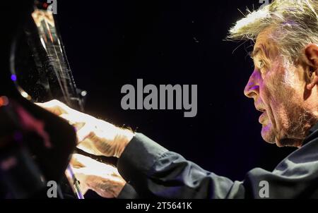 Konzert von Aki Takase und Alexander von Schlippenbacht, im Haus der Berliner Festspiele Berlin Jazzfest 2023 Berlin Aki Takase Klavier Alexander von Schlippenbach Klavier *** Konzert von Aki Takase und Alexander von Schlippenbacht, im Haus der Berliner Festspiele Berlin Jazzfest 2023 Berlin Aki Takase Klavier Alexander von Schlippenbach Klavier Stockfoto