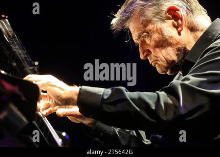 Konzert von Aki Takase und Alexander von Schlippenbacht, im Haus der Berliner Festspiele Berlin Jazzfest 2023 Berlin Aki Takase Klavier Alexander von Schlippenbach Klavier *** Konzert von Aki Takase und Alexander von Schlippenbacht, im Haus der Berliner Festspiele Berlin Jazzfest 2023 Berlin Aki Takase Klavier Alexander von Schlippenbach Klavier Stockfoto