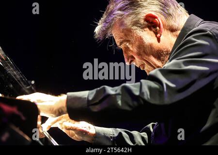 Konzert von Aki Takase und Alexander von Schlippenbacht, im Haus der Berliner Festspiele Berlin Jazzfest 2023 Berlin Aki Takase Klavier Alexander von Schlippenbach Klavier *** Konzert von Aki Takase und Alexander von Schlippenbacht, im Haus der Berliner Festspiele Berlin Jazzfest 2023 Berlin Aki Takase Klavier Alexander von Schlippenbach Klavier Stockfoto