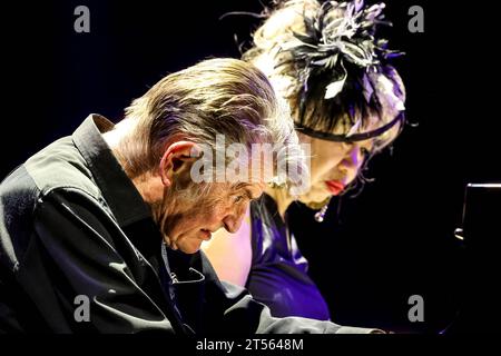 Konzert von Aki Takase und Alexander von Schlippenbacht, im Haus der Berliner Festspiele Berlin Jazzfest 2023 Berlin Aki Takase Klavier Alexander von Schlippenbach Klavier *** Konzert von Aki Takase und Alexander von Schlippenbacht, im Haus der Berliner Festspiele Berlin Jazzfest 2023 Berlin Aki Takase Klavier Alexander von Schlippenbach Klavier Stockfoto