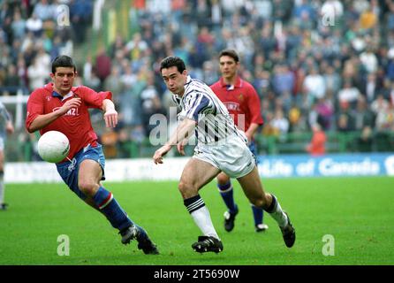 Barclays League Division 2 West Bromwich Albion V Wigan Athletic bei den Hawthorns 24/4/93 5-1 Bob Taylor. West Bromwich Albion gegen Wigan Athletic, 24. April 1993 Stockfoto