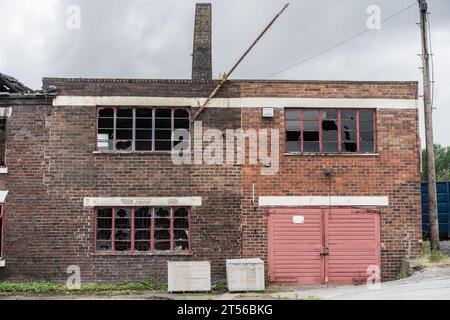 Longport, Stoke on Trent, England, 18. Juli 2023. Deralict Prince und Kensington Teapot arbeiten, Urban Decke und industrielle redaktionelle Illustration. Stockfoto