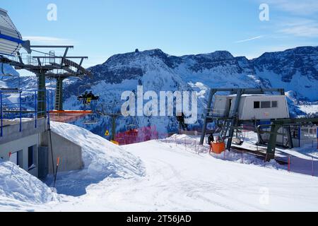 Sessellift Ski, Skigebiet Passo San Pellegrino-Falcade, Tre Valli, Pala Gruppe, Dolomite Gruppe, Provinzen Belluno, Falcade, Belluno, Italien Stockfoto