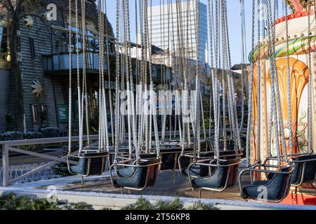 Oldtimer-Karussell im Tivoli-Vergnügungspark in Kopenhagen im Winter. Stockfoto