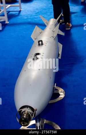 GPS-satellitengesteuerte Raketenabwehrmörtel, entdeckt auf der Militärmesse in Belgrad, Serbien Stockfoto