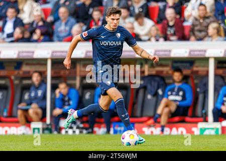 Freiburg, Deutschland. Oktober 2023. firo: 21. Oktober 2023, Fußball, 1. Liga, 1. Bundesliga, Saison 2023/2024, SC Freiburg - VfL Bochum Moritz Broschinski (VfL Bochum) Einzelaktion, ganze Figur, Credit: dpa/Alamy Live News Stockfoto