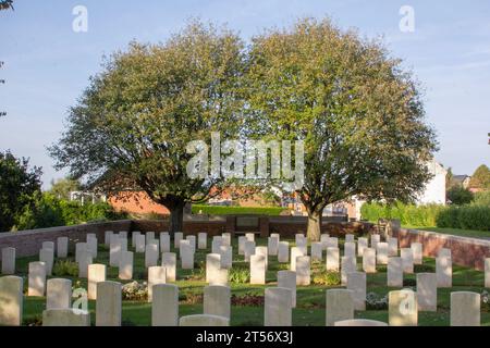 Der britische Friedhof Hermies 1. Weltkrieg im gleichnamigen Dorf in Nordfrankreich östlich der Schlachtfelder von Somme. Stockfoto