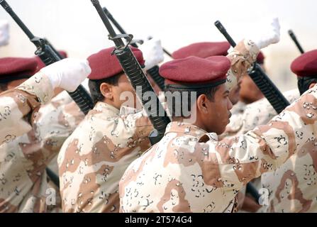 US Navy Iraqi Army 2. Brigade, Mitglieder der 11. Division, Absolvent der Besmaya Range Complex.jpg Stockfoto