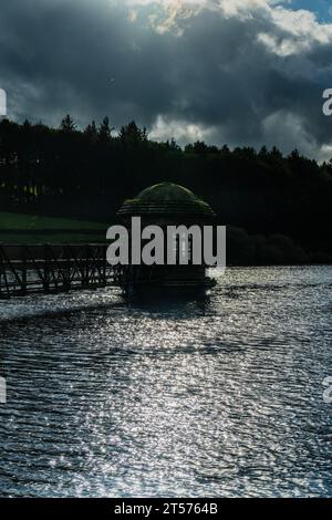 Das Lower Laithe Reservoir und die umliegende Landschaft - zu Fuß von Haworth in Bronte Country, Yorkshire. Stockfoto