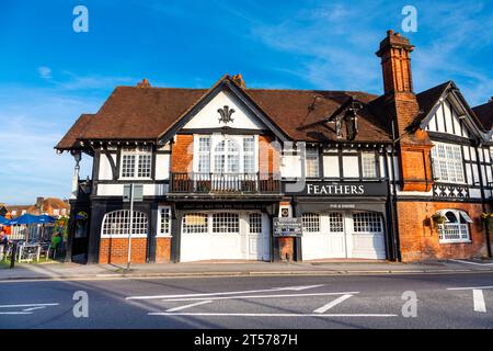 Außenansicht des Feathers Pub in Merstham, Surrey, England Stockfoto