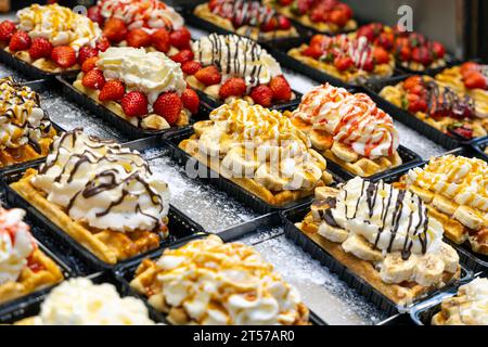 Lüttich und Brüsseler Waffeln mit Belag im Le Funambule, Brüssel, Belgien Stockfoto