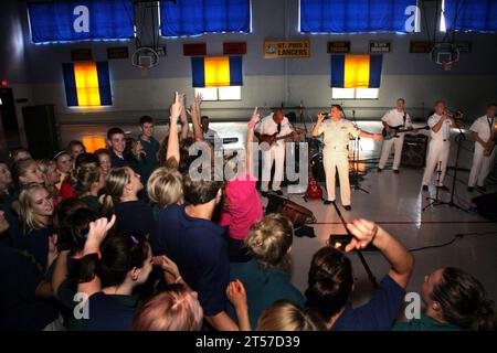 US Navy die US Navy Rock Band Freedom tritt an der Saint Pius X High School auf Louis Navy Week, 28. August bis 6.jpg. September Stockfoto