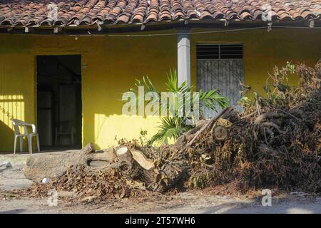 2. November 2023: Coyuca de Bénitez, Guerrero, Mexiko: Stadt Aguas Blancas und Katastrophe durch Hurrikan Otis, ein Hurrikan der Kategorie 5. (Kreditbild: © Luis E Salgado/ZUMA Press Wire) NUR REDAKTIONELLE VERWENDUNG! Nicht für kommerzielle ZWECKE! Stockfoto