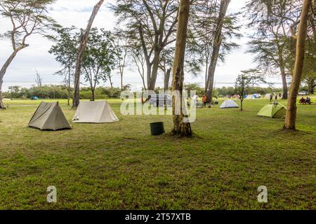 NAIVASHA, KENIA - 16. FEBRUAR 2020: Zelte im Fisherman's Camp in der Nähe des Naivasha Lake, Kenia Stockfoto