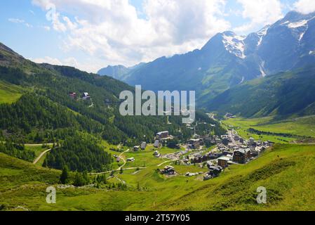 Blick auf das Skigebiet Breuil-Cervinia im Aostatal, Italien. Stockfoto