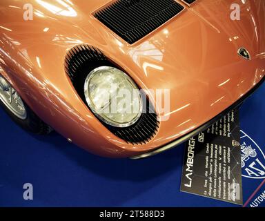 Bologna , Italien - 26. Oktober 2023: LAMBORGHNI MIURA Luxus- UND DREEM-AUTO AUF DER AUSSTELLUNG Stockfoto