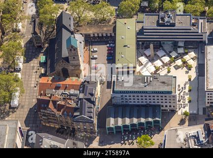 Aus der Vogelperspektive, St.. Evangelische Marienkirche, Outdoor Catering und Sonnenschirme im Betenhof, Cafe Extrablatt, Pfefferkorns Nr. 1 am Markt, Stadt, Dortmu Stockfoto