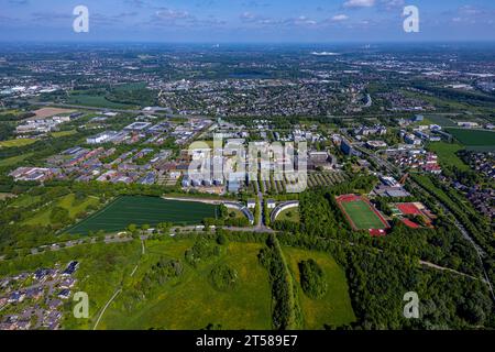 Luftaufnahme, TU Dortmund Universität, Technologiezentrum (TZDO), halbkreisförmige Wohnkomplexe des studentenwerks, Blick nach Do.-Dorstfeld, Eichlingho Stockfoto