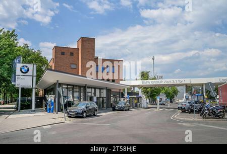 Tor 1, BMW Motorradwerk, am Juliusturm, Spandau, Berlin, Deutschland *** Lokalunterschrift ***, Berlin, Deutschland *** Tor 1, BMW Motorradwerk, am Juliusturm, Spandau, Berlin, Deutschland Lokalunterschrift, Berlin, Deutschland Credit: Imago/Alamy Live News Stockfoto