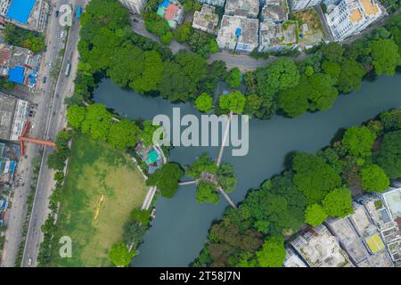 Dhaka, Bangladesch. Aus der Vogelperspektive auf den Dhanmondi-See und die angrenzende Gegend in Dhaka, der Hauptstadt von Bangladesch. Stockfoto