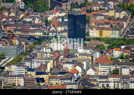 Luftaufnahme, Dacharbeiten am Arbeitsamtshochhaus, Kirchturm der Lutherkirche, Mittelstadt, Hagen, Sauerland, Nordrhein-Westp Stockfoto