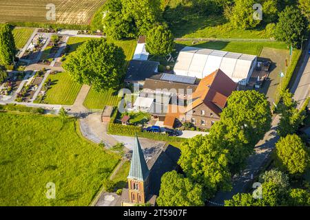 Aus der Vogelperspektive, St.. Joseph's Catholic Church, Süddinker Catholic Cemetery, St. Hubertus Schützenbruderschaft Süddinker 1826, Bezirk Rhynern, Hamm, Ruhr Stockfoto