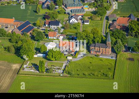 Aus der Vogelperspektive, St.. Joseph's Catholic Church, Süddinker Catholic Cemetery, St. Hubertus Schützenbruderschaft Süddinker 1826, Bezirk Rhynern, Hamm, Ruhr Stockfoto