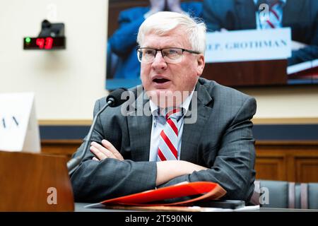 Washington, Usa. November 2023. Der US-Repräsentant Glenn Grothman (R-WI) sprach bei einer Anhörung des Justizausschusses des Repräsentantenhauses im Kapitol. Quelle: SOPA Images Limited/Alamy Live News Stockfoto