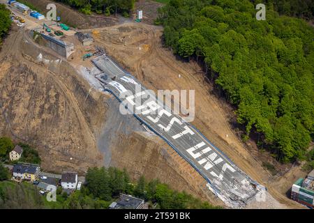 Luftbild, gesprengte Autobahnbrücke Rahmede bei Lüdenscheid, Sanierungsarbeiten und Schadensbeurteilung, Lüdenscheid, Sauerland, Nordrhein-Westfalen, G Stockfoto