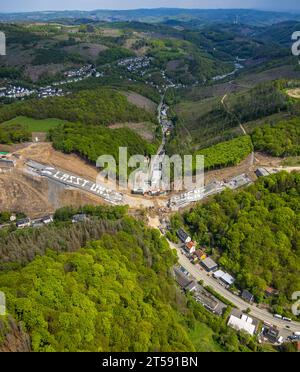 Luftbild, gesprengte Autobahnbrücke Rahmede bei Lüdenscheid, Sanierungsarbeiten und Schadensbeurteilung, Lüdenscheid, Sauerland, Nordrhein-Westfalen, G Stockfoto