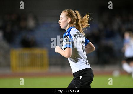 Sint Lambrechts Woluwe, Belgien. November 2023. Jade Heida (19) von Club YLA, dargestellt während eines Frauenfußballspiels zwischen Femina White Star Woluwe und Club YLA am acht Spieltag der Saison 2023 - 2024 der belgischen Lotto Womens Super League, am Freitag, den 3. November 2023 in Sint-Lambrechts-Woluwe, Belgien. Quelle: Sportpix/Alamy Live News Stockfoto