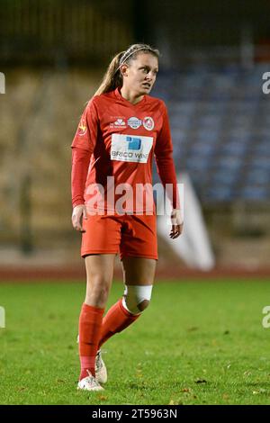 Sint Lambrechts Woluwe, Belgien. November 2023. Lisa Despret (6) aus Woluwe, dargestellt während eines Frauenfußballspiels zwischen Femina White Star Woluwe und Club YLA am acht Spieltag der Saison 2023 - 2024 der belgischen Lotto Womens Super League am Freitag, 3. November 2023 in Sint-Lambrechts-Woluwe, Belgien. Quelle: Sportpix/Alamy Live News Stockfoto