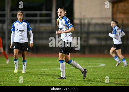 Sint Lambrechts Woluwe, Belgien. November 2023. Hanna Stenberg (9) vom Club YLA, dargestellt während eines Frauenfußballspiels zwischen Femina White Star Woluwe und Club YLA am acht Spieltag der Saison 2023 - 2024 der belgischen Lotto Womens Super League, am Freitag, den 3. November 2023 in Sint-Lambrechts-Woluwe, Belgien. Quelle: Sportpix/Alamy Live News Stockfoto