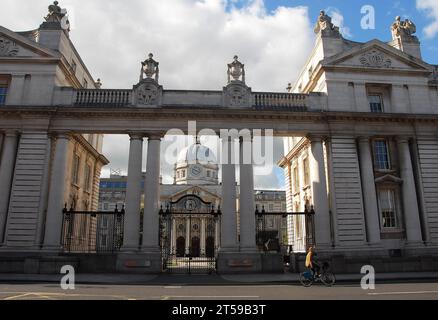 Regierungsgebäude in der Merrioneth Street Dublin Stockfoto