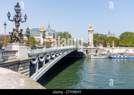 Prunkvolle Brücke Pont Alexandre III, 8. Arrondissement, Paris, Île-de-France, Frankreich Stockfoto