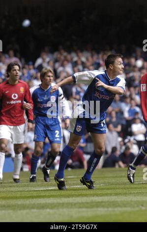 DENNIS WISE, FA CUP, 2004: Dennis Wise ist der Mittelfeldgeneral von Millwall, FA Cup Final 2004, Manchester United gegen Millwall, 22. Mai 2004. Man Utd gewann das Finale mit 3:0. Foto: ROB WATKINS Stockfoto