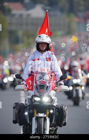 100-jähriges Jubiläum der Republik Türkiye, Motorradkortege von der Bosporusbrücke Stockfoto