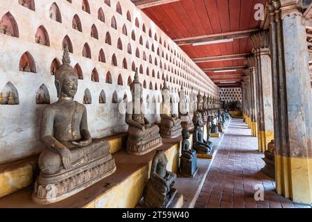 Wat Si Saket (Wat Sisaket), Buddha-Statuen im Kloster, Vientiane, Laos, Südostasien, Asien Stockfoto
