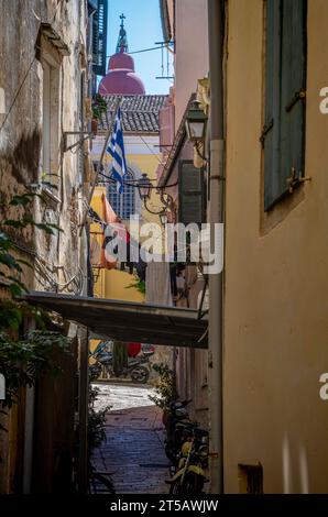 Straßen von Old Kerkyra, Korfu, Griechenland. UNESCO-Weltkulturerbe Stockfoto