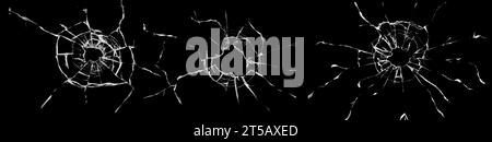 Große Ansammlung von Glasrissen auf schwarzem Hintergrund. Konzept der Schaufensteraufnahmen für die Gestaltung Stockfoto